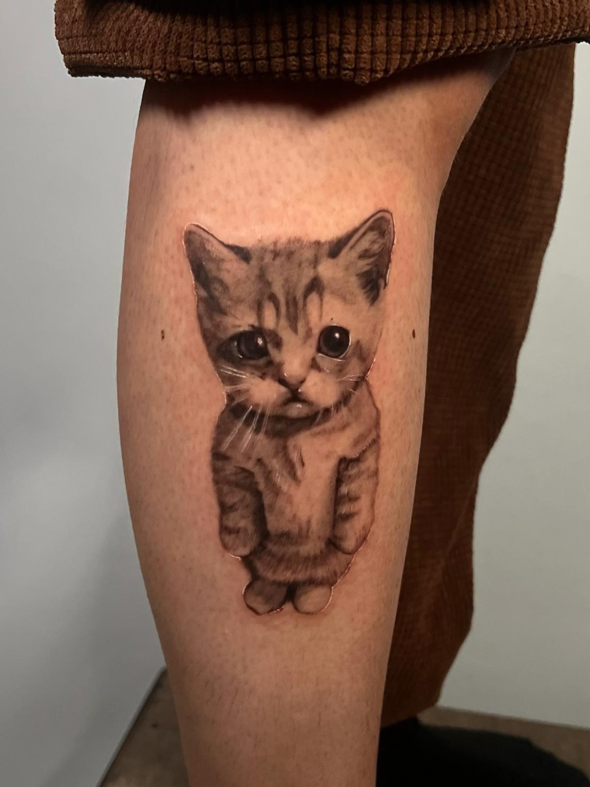 black and gray tattoo. fine line tattoo. abstract tattoo.
